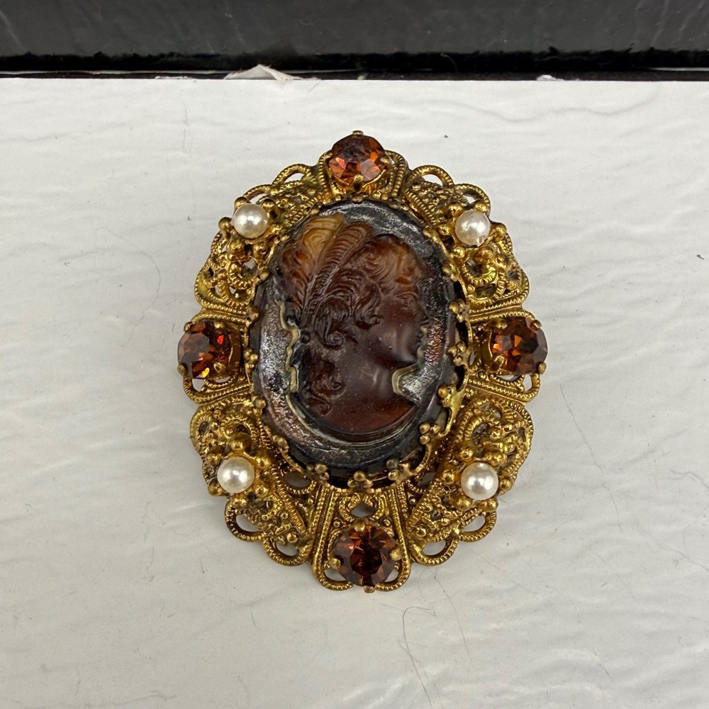 Vintage Cameo Brooch Rootbeer Gold Tone Rhinestone Glass Faux Pearl Filigree